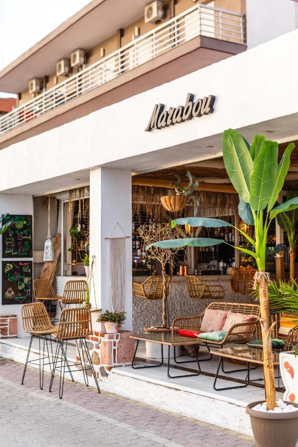 Marabou Hotel ペフコホリ エクステリア 写真
